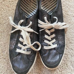 Taos Black/grey leather sneakers Sz 9